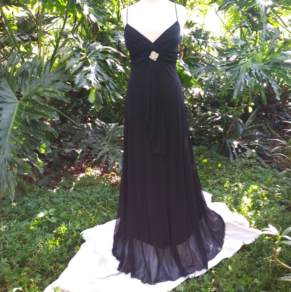 B. Smart Black Gown